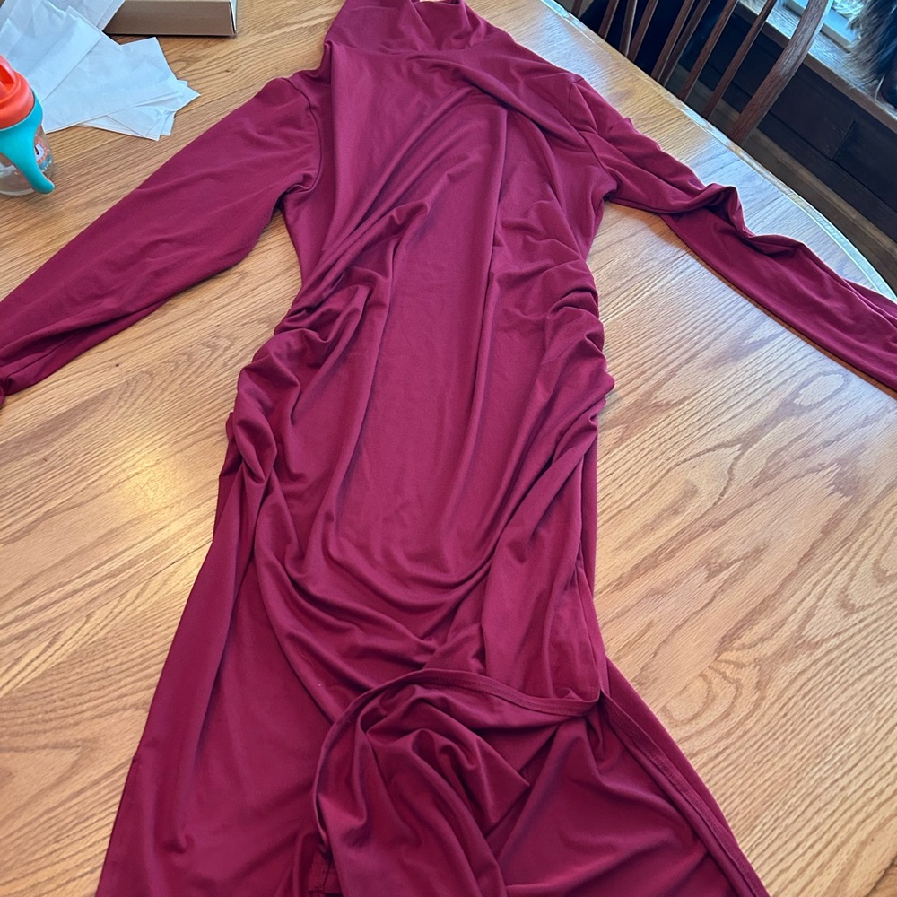 Elegant Burgundy Long Sleeve Dress